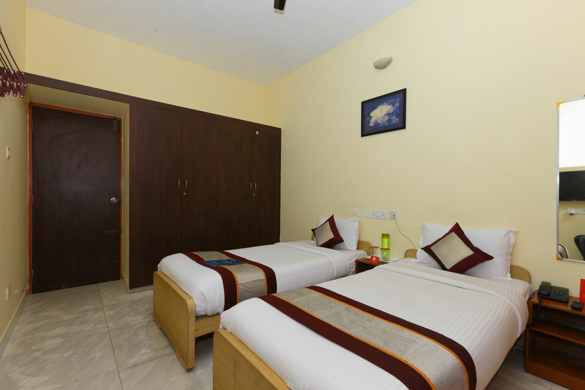 โอโย 3318 ฮิบิคัส เกสต์เฮาส Hotel เชนไน ภายนอก รูปภาพ
